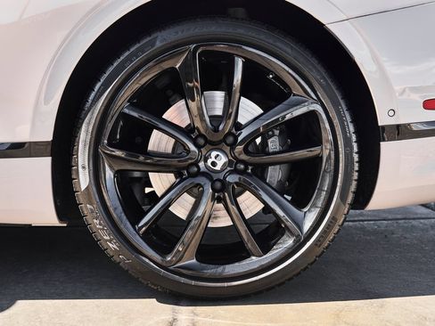 Used 2021 Bentley Continental GT Mulliner AWD/4WD image 19