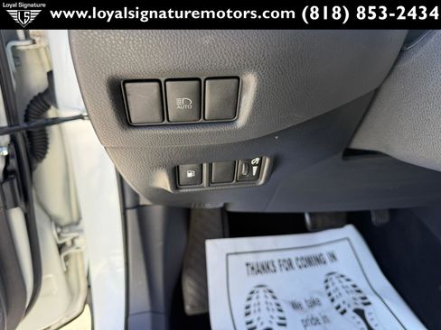 Used 2020 Toyota C-HR LE FWD image 18
