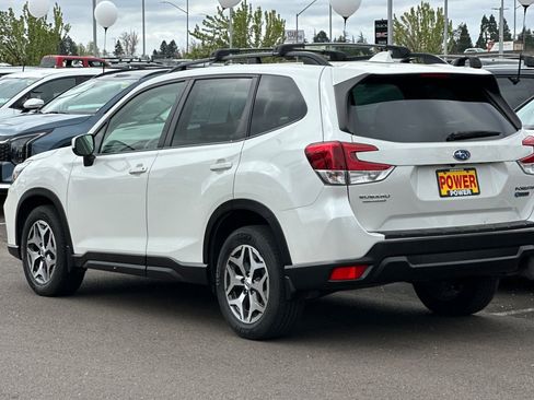 Used 2021 Subaru Forester Premium AWD/4WD image 6
