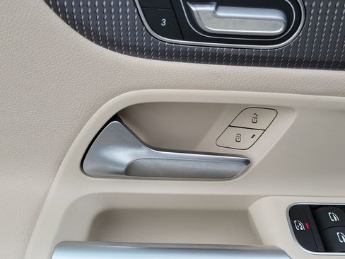 Certified 2022 Mercedes-Benz GLB 250 image 25