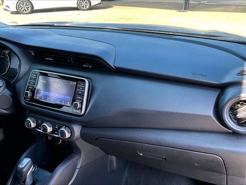 Used 2024 Nissan Kicks S image 17