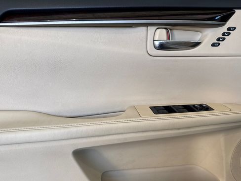Used 2013 Lexus ES 350 w/ Premium Pkg FWD image 12