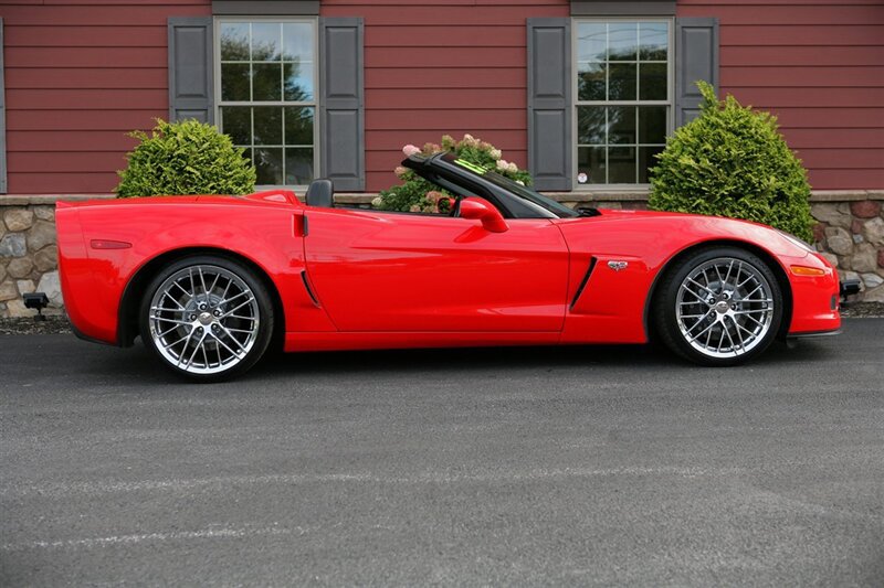 Used 2013 Chevrolet Corvette 427 w/ 1SB Preferred Equipment Group RWD image 10