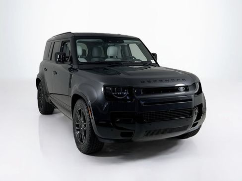 Used 2026 Land Rover Defender 110 X-Dynamic SE AWD/4WD image 7