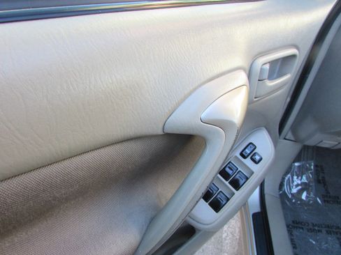 Used 2005 Toyota RAV4 2WD image 13