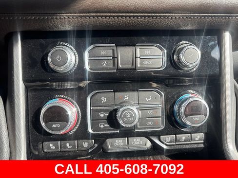 Used 2021 GMC Yukon Denali w/ Denali Premium Package RWD image 12