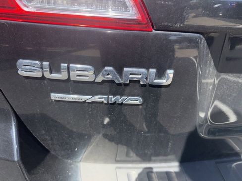 Used 2011 Subaru Outback 2.5i Premium w/ All-Weather Pkg AWD/4WD image 11