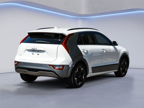 Used 2023 Kia Niro Wave FWD image 5