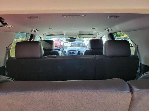 Used 2018 Chevrolet Tahoe LT AWD/4WD image 29