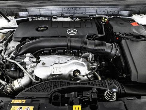 Certified 2022 Mercedes-Benz GLB 250 4MATIC image 25