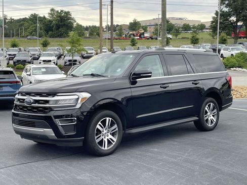 Used 2024 Ford Expedition Max Limited RWD image 3
