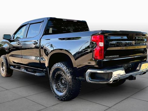 Used 2022 Chevrolet Silverado 1500 LT w/ Z71 Off-Road Package AWD/4WD image 12