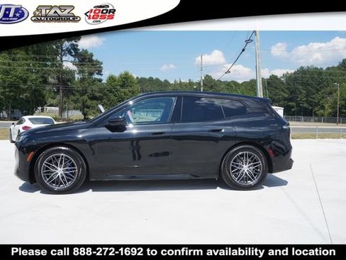 Used 2022 BMW iX xDrive50 w/ Sport Package AWD/4WD image 4