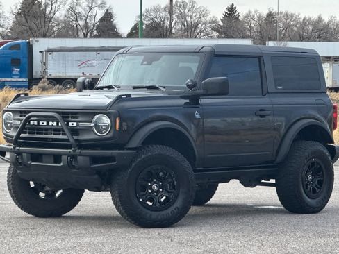 Used 2022 Ford Bronco Black Diamond image 1