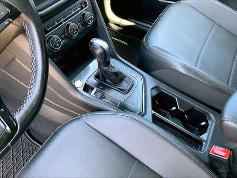 Used 2020 Volkswagen Tiguan SE R-Line image 17