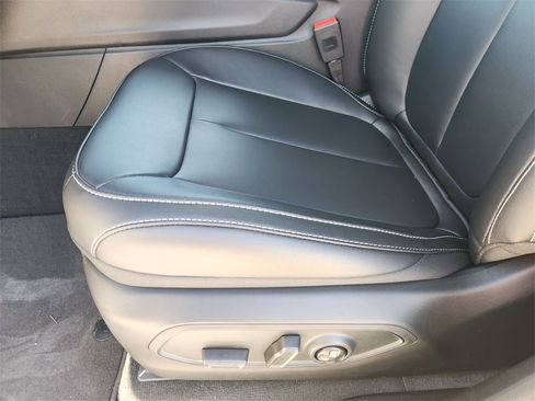 New 2025 Jeep Grand Cherokee Limited w/ Black Appearance Package image 17