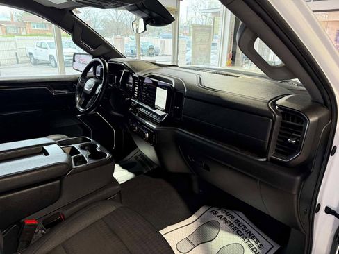 Used 2024 GMC Sierra 1500 SLE image 43