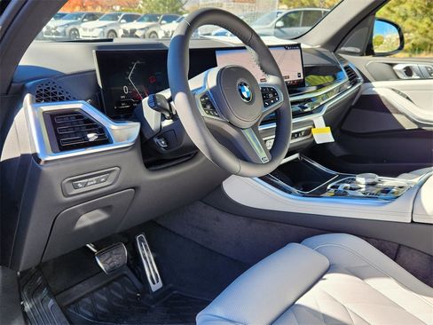 New 2026 BMW X5 xDrive40i w/ M Sport Package image 9