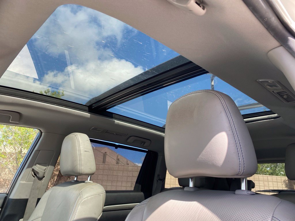 Used 2019 Toyota Highlander Limited Platinum AWD/4WD image 8