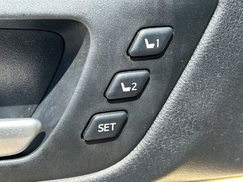 Used 2017 Toyota Highlander Limited Platinum image 28