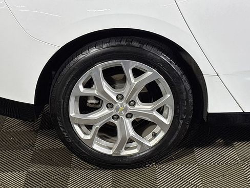 Used 2017 Chevrolet Volt Premier w/ Driver Confidence II Package FWD image 23