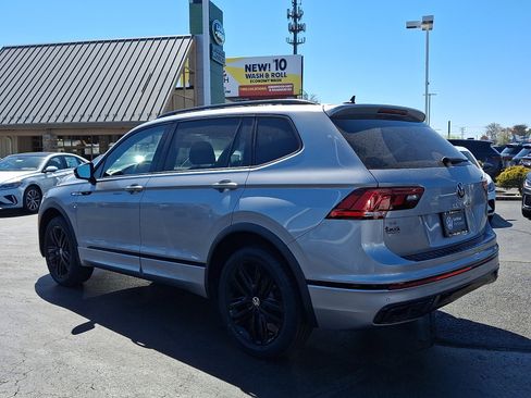Certified 2022 Volkswagen Tiguan SE R-Line AWD/4WD image 4