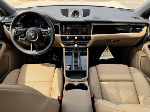 New 2026 Porsche Macan image 13