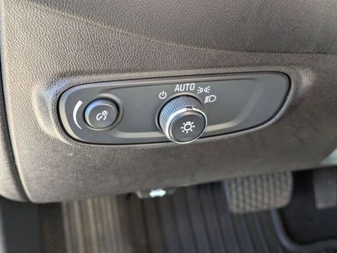 Certified 2022 Chevrolet Equinox LT w/ Driver Convenience Package image 22