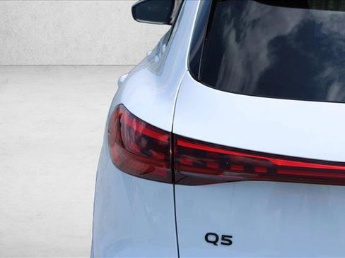 Certified 2025 Audi Q5 Premium w/ Convenience Package AWD/4WD image 9