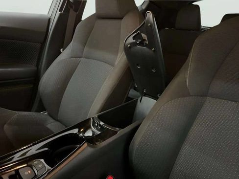 Used 2019 Toyota C-HR XLE FWD image 78