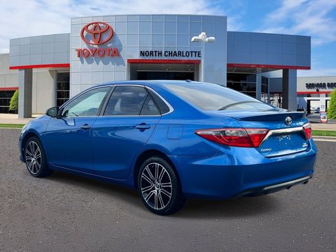 Used 2016 Toyota Camry SE FWD image 4