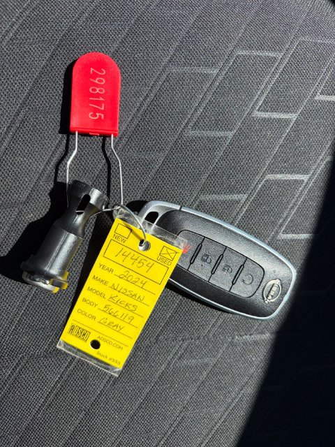 Used 2024 Nissan Kicks SV FWD image 6