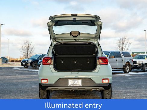 Used 2025 Hyundai Venue SEL image 10