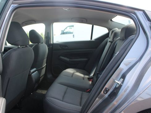 Used 2024 Nissan Altima 2.5 SV FWD image 18