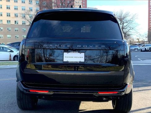 New 2026 Land Rover Range Rover SE image 4