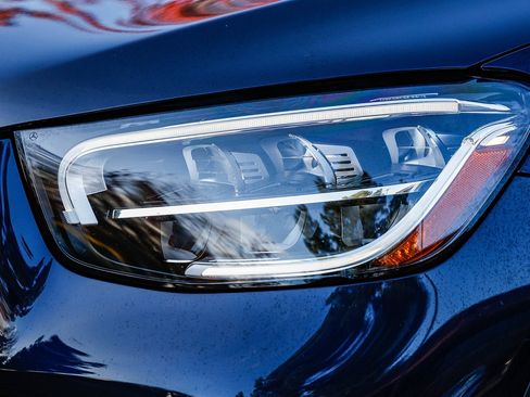 Used 2023 Mercedes-Benz GLC 300 4MATIC Coupe image 7