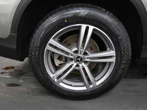 Used 2021 Mercedes-Benz GLC 300 4MATIC image 34