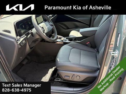 New 2026 Kia Niro EX FWD image 18