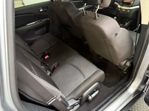 Used 2017 Dodge Journey SE image 35