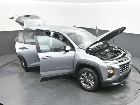 Used 2026 Chevrolet Equinox LT FWD image 39