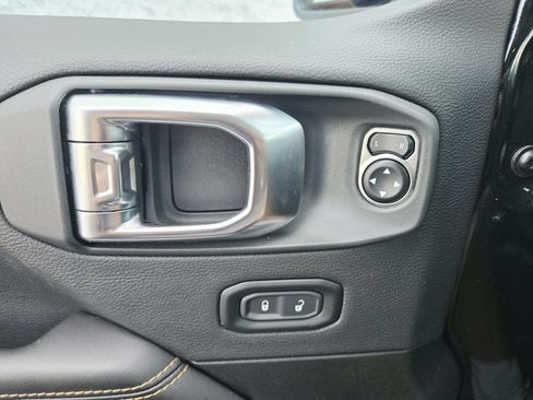 Certified 2025 Jeep Wrangler Unlimited Sahara AWD/4WD image 35