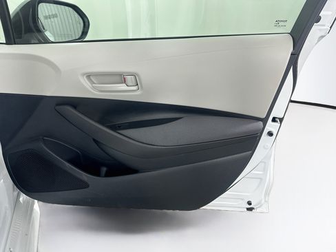 Used 2026 Toyota Corolla LE FWD image 31