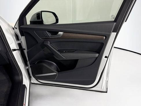 Certified 2025 Audi Q5 e Premium Plus w/ Premium Plus Package image 25