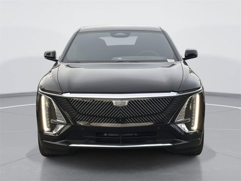 Used 2025 Cadillac Lyriq Luxury image 2