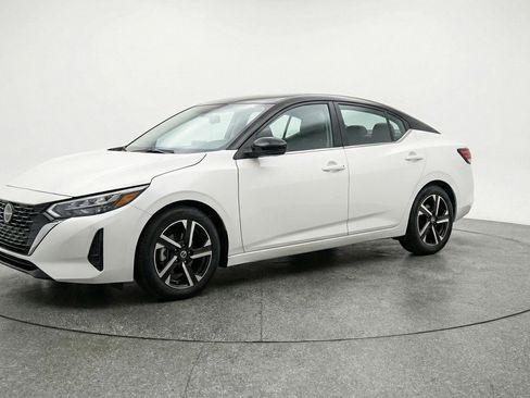 Used 2025 Nissan Sentra SV FWD image 3