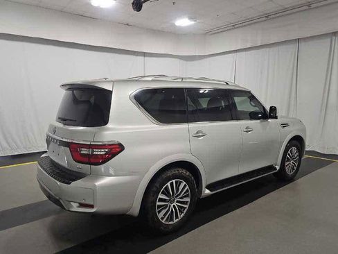 Used 2024 Nissan Armada SL w/ Captain's Chairs Package image 4