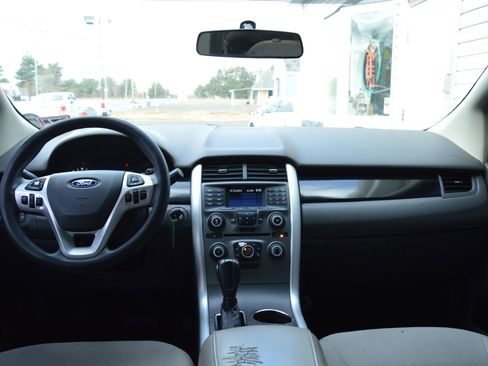 Used 2013 Ford Edge SE image 30