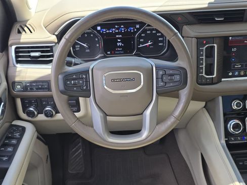 Used 2021 GMC Yukon Denali w/ Denali Ultimate Package AWD/4WD image 23
