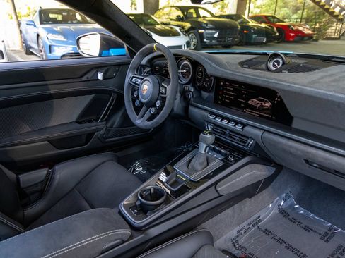 Used 2025 Porsche 911 GT3 RS RWD image 53