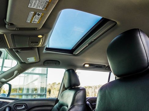 Used 2024 INFINITI QX80 Luxe image 41